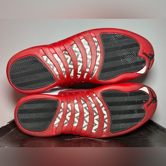 Size 13 - Air Jordan 12 Retro 2009 Cherry - Picture 4 of 8